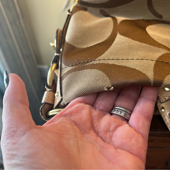 Vintage Coach bag with matching coin purse - Picture 14 of 16